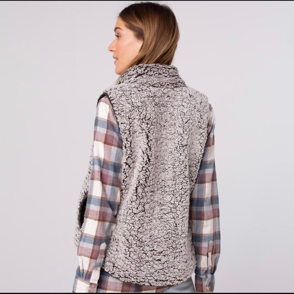 THREAD + SUPPLY REVERSABLE VEST - Picture 5 of 5